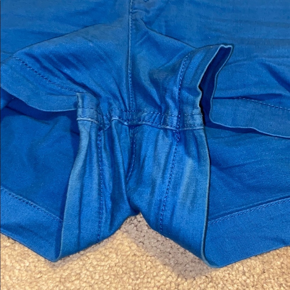 SHORT SHORTS - Picture 2 of 5